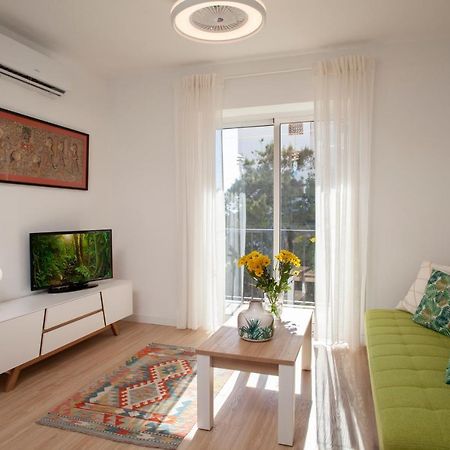 Lovely Beachfront Apartment In Calahonda Sitio de Calahonda Exterior foto