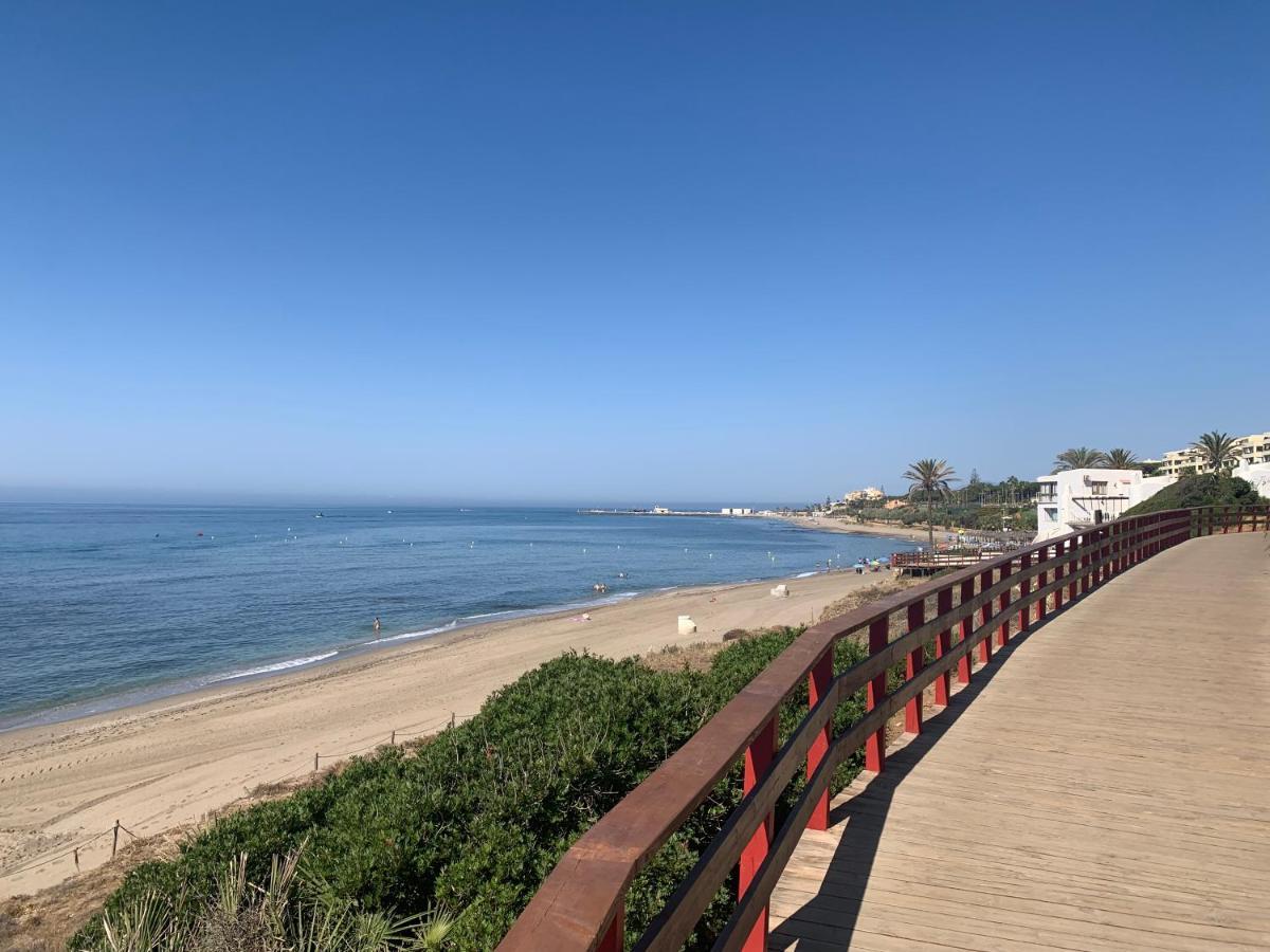 Lovely Beachfront Apartment In Calahonda Sitio de Calahonda Exterior foto